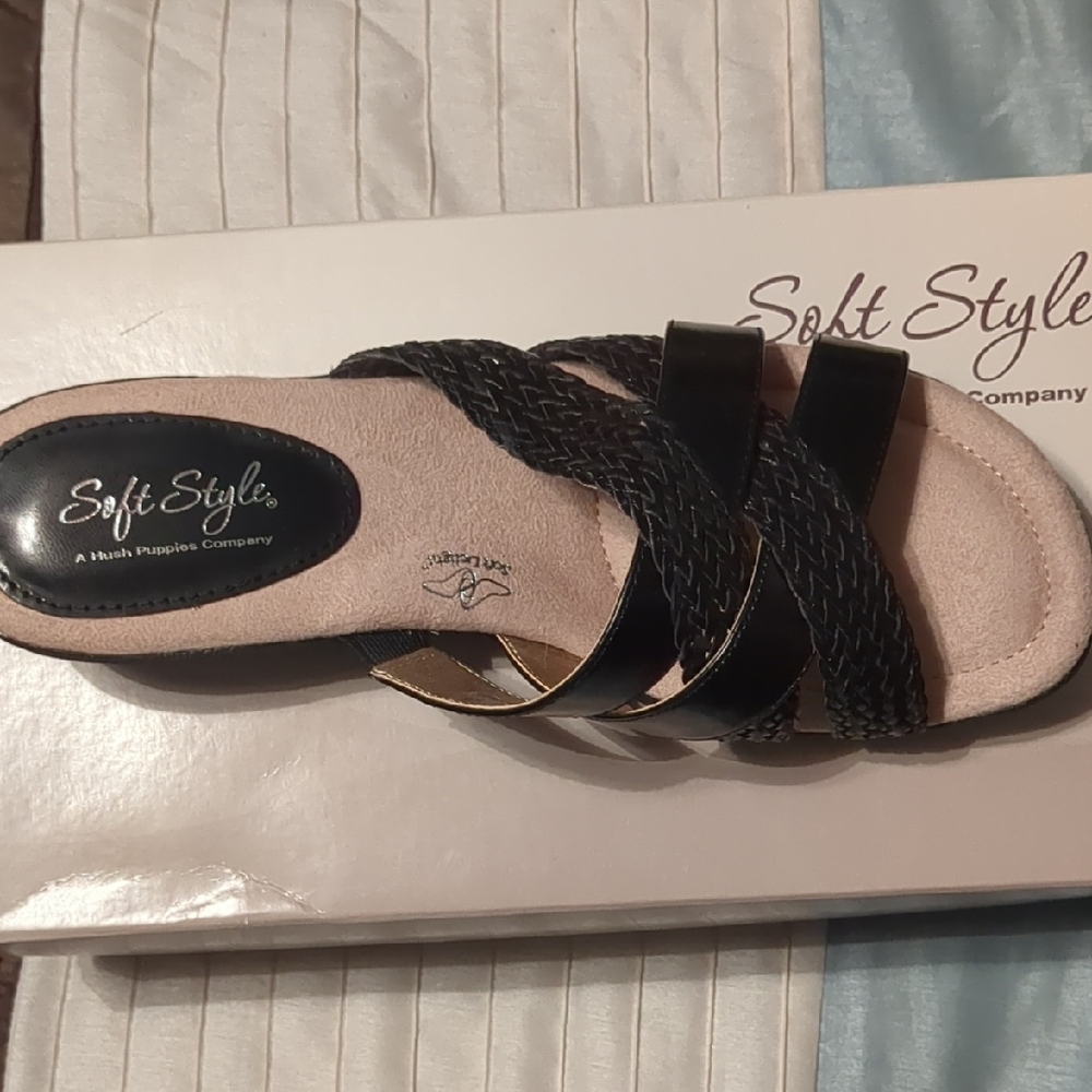 Soft Style Black Crisscross Sandals